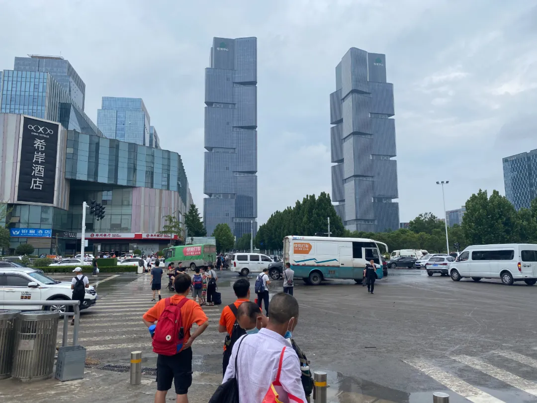 灾后郑州:当一座都市忽然失去了互联网 | 故事硬核(图2)